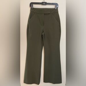 Express Women’s Super High Waisted Rise Flare Pant Trousers Olive Sz 6R. NWOT